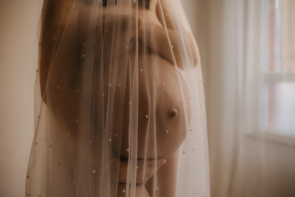verhüllter Babybauch